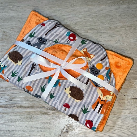 NEW 🪡 Handmade Woodland Creatures Baby to Toddler Bib and Burp Cloth Set - Picture 9 of 9